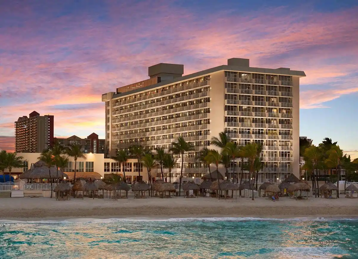 Newport Beachside Hotel & Resort The Sunny Hotel